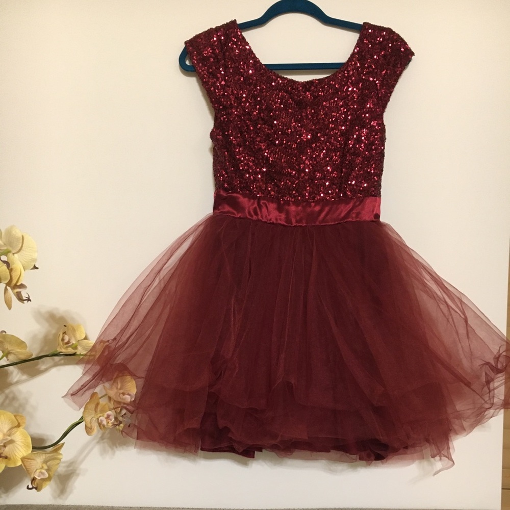 Dark red girls dress with sequins